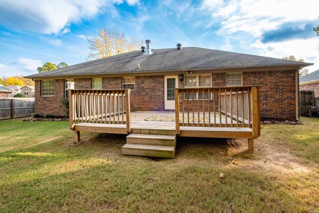 199 Diamond Point Drive, Maumelle, AR 72113