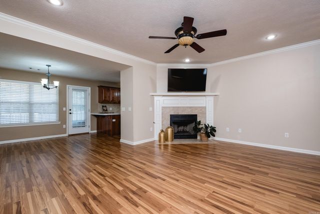 199 Diamond Point Drive, Maumelle, AR 72113