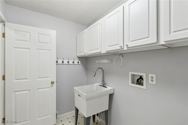 9210 Russellhurst Drive, Kirtland, OH 44094