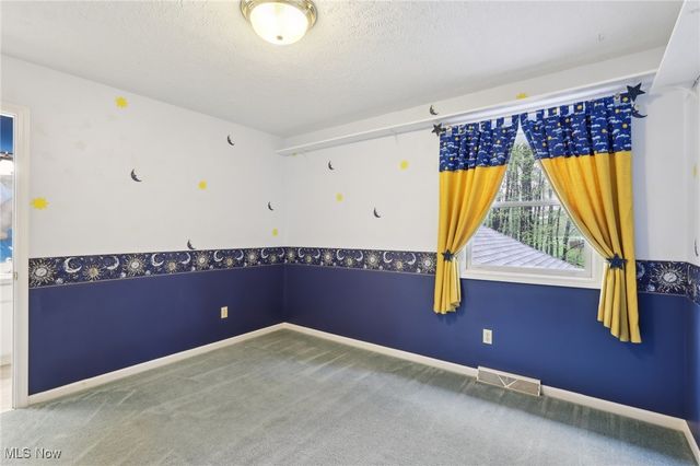 9210 Russellhurst Drive, Kirtland, OH 44094