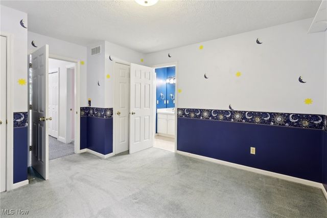 9210 Russellhurst Drive, Kirtland, OH 44094