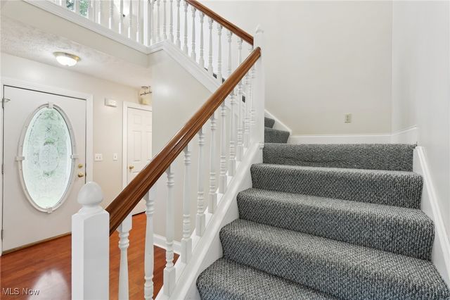 9210 Russellhurst Drive, Kirtland, OH 44094