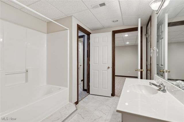 9210 Russellhurst Drive, Kirtland, OH 44094