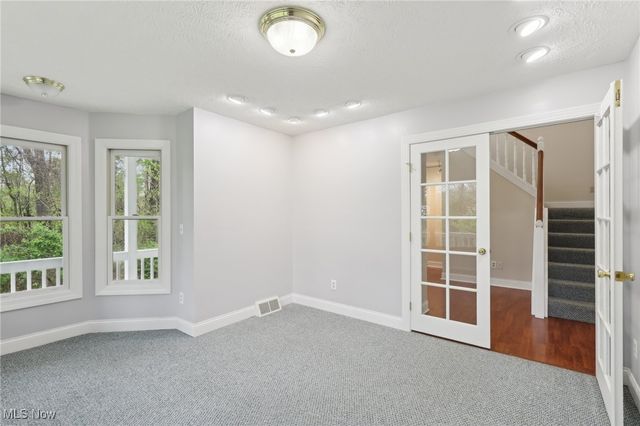 9210 Russellhurst Drive, Kirtland, OH 44094