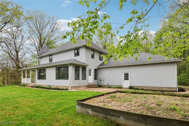 9210 Russellhurst Drive, Kirtland, OH 44094