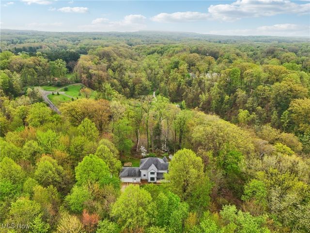 9210 Russellhurst Drive, Kirtland, OH 44094