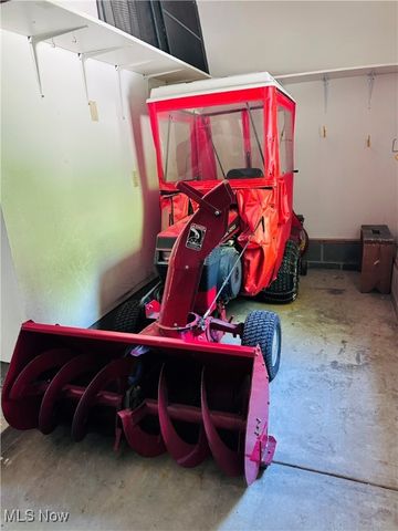 9210 Russellhurst Drive, Kirtland, OH 44094