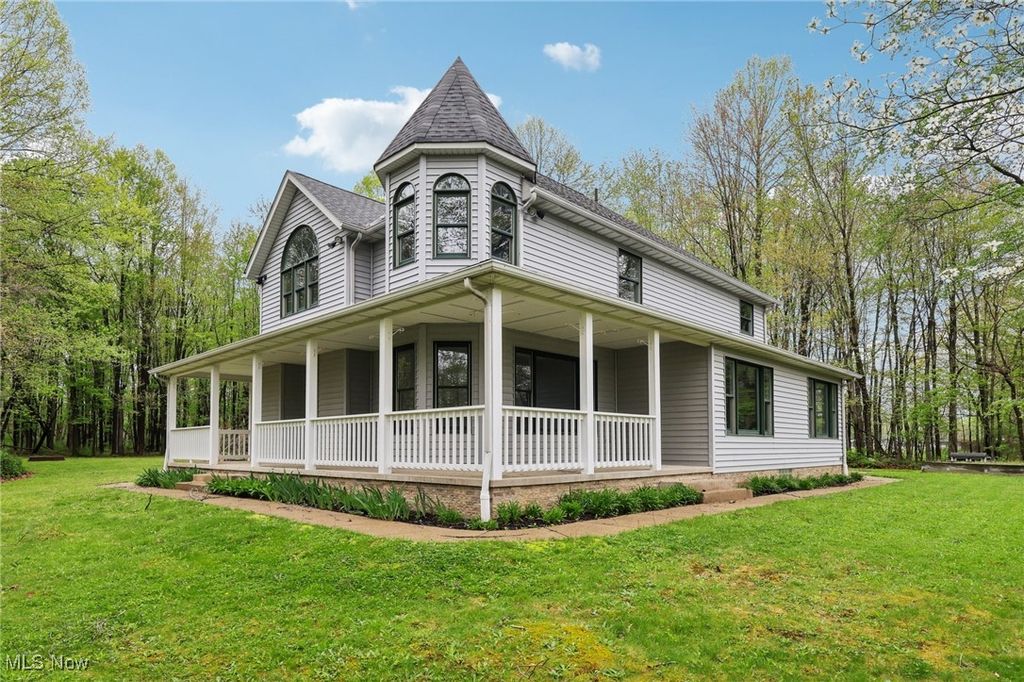 9210 Russellhurst Drive, Kirtland, OH 44094