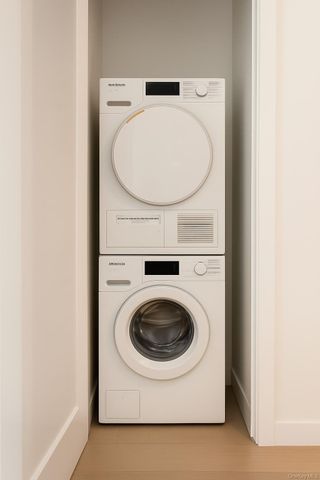 35-32 Leavitt St PH H, Flushing, NY 11354