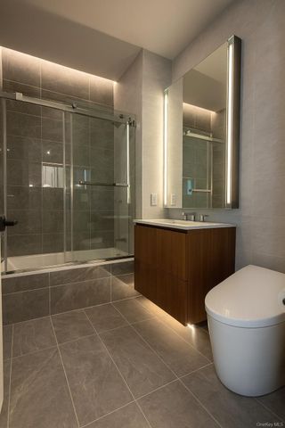35-32 Leavitt St PH H, Flushing, NY 11354