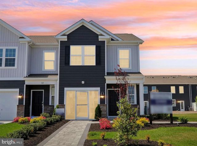 100 COROLLA DR, Egg Harbor Township, NJ 08234