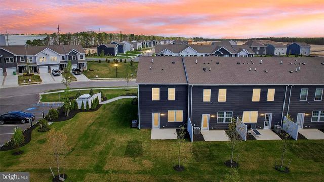 100 COROLLA DR, Egg Harbor Township, NJ 08234