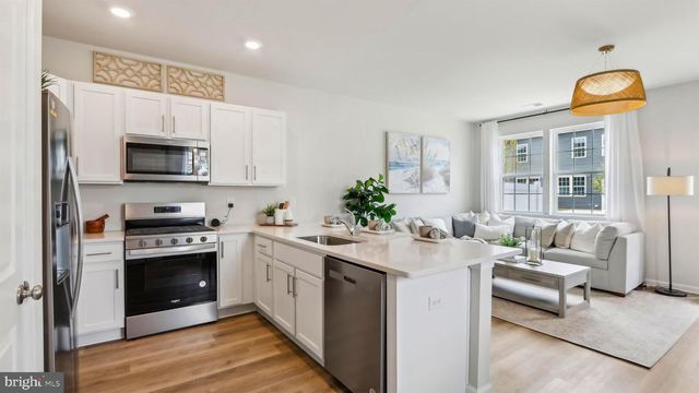 100 COROLLA DR, Egg Harbor Township, NJ 08234