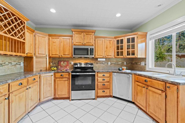 206 W Waverly Pl, Spokane, WA 99205