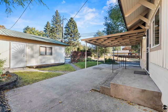 206 W Waverly Pl, Spokane, WA 99205