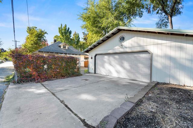 206 W Waverly Pl, Spokane, WA 99205