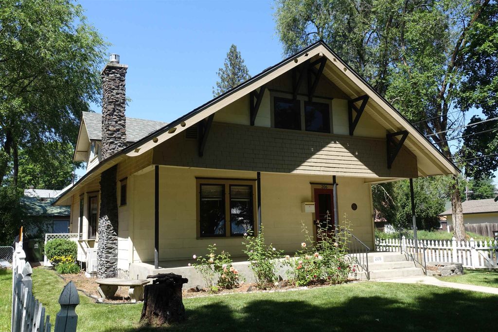 206 W Waverly Pl, Spokane, WA 99205