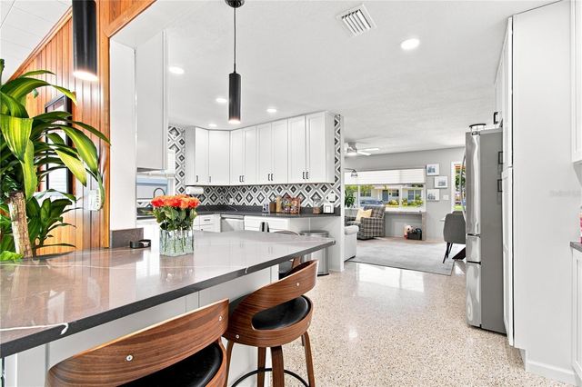 3005 10TH AVENUE N, St Petersburg, FL 33713
