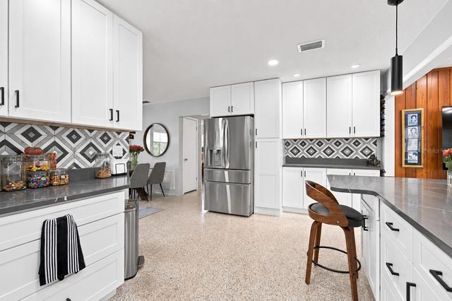 3005 10TH AVENUE N, St Petersburg, FL 33713
