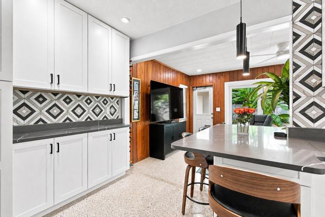3005 10TH AVENUE N, St Petersburg, FL 33713