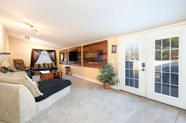 4119 70th Street, Urbandale, IA 50322