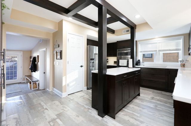 4119 70th Street, Urbandale, IA 50322