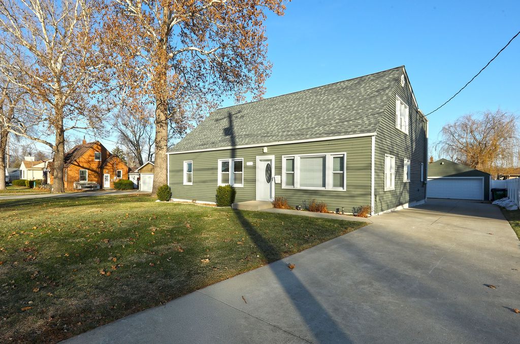 4119 70th Street, Urbandale, IA 50322