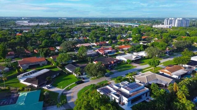 7410 SW 15th Street, Plantation, FL 33317