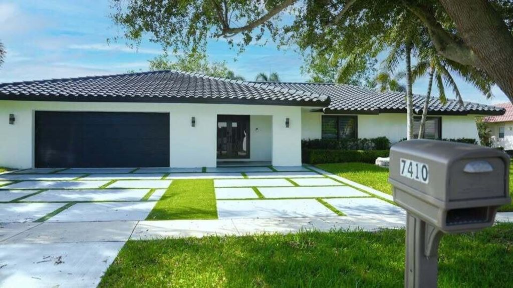 7410 SW 15th Street, Plantation, FL 33317