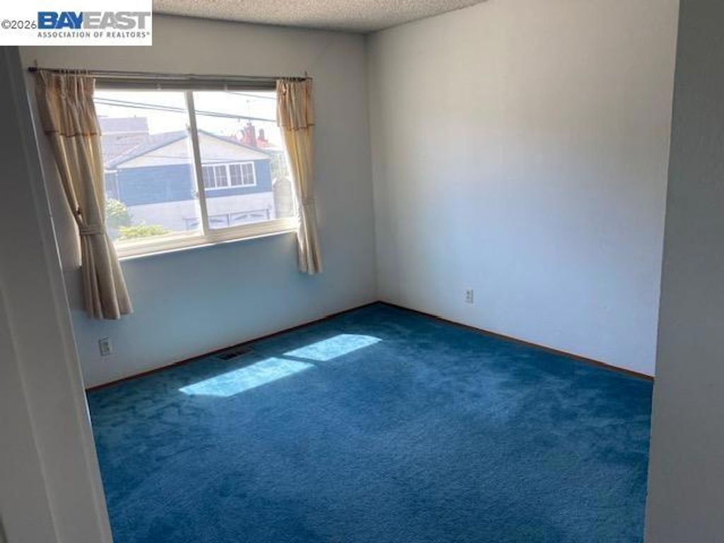Image 10 of property listing at 16630 Cowell St, Castro Valley, CA 94578
