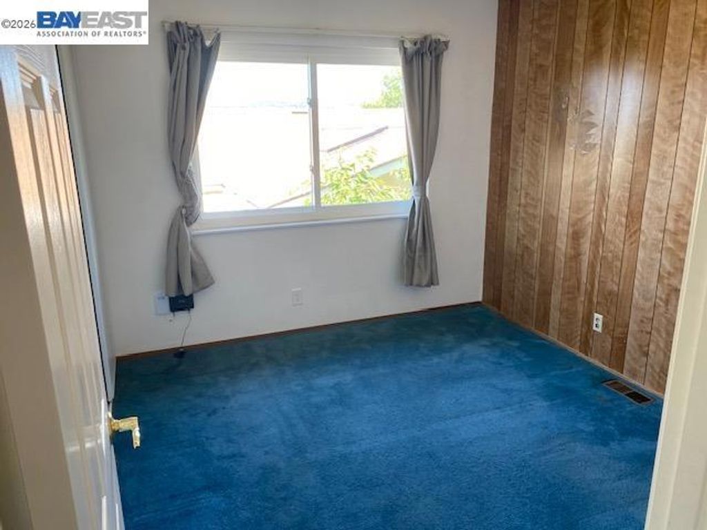 Image 11 of property listing at 16630 Cowell St, Castro Valley, CA 94578
