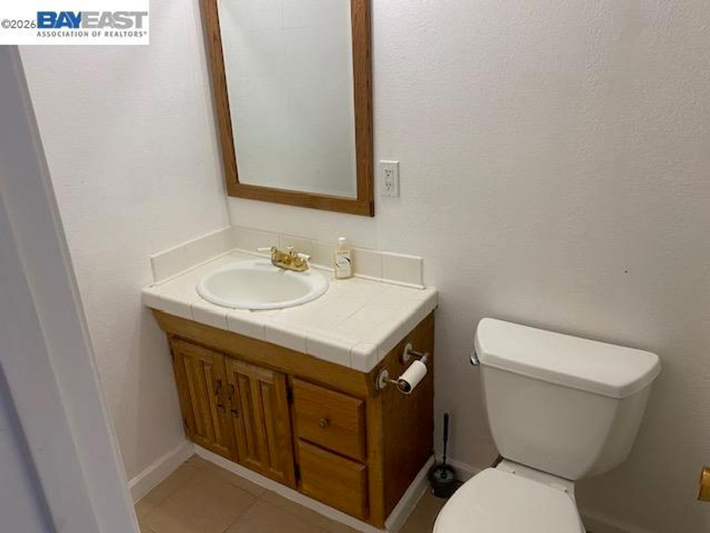 Image 16 of property listing at 16630 Cowell St, Castro Valley, CA 94578