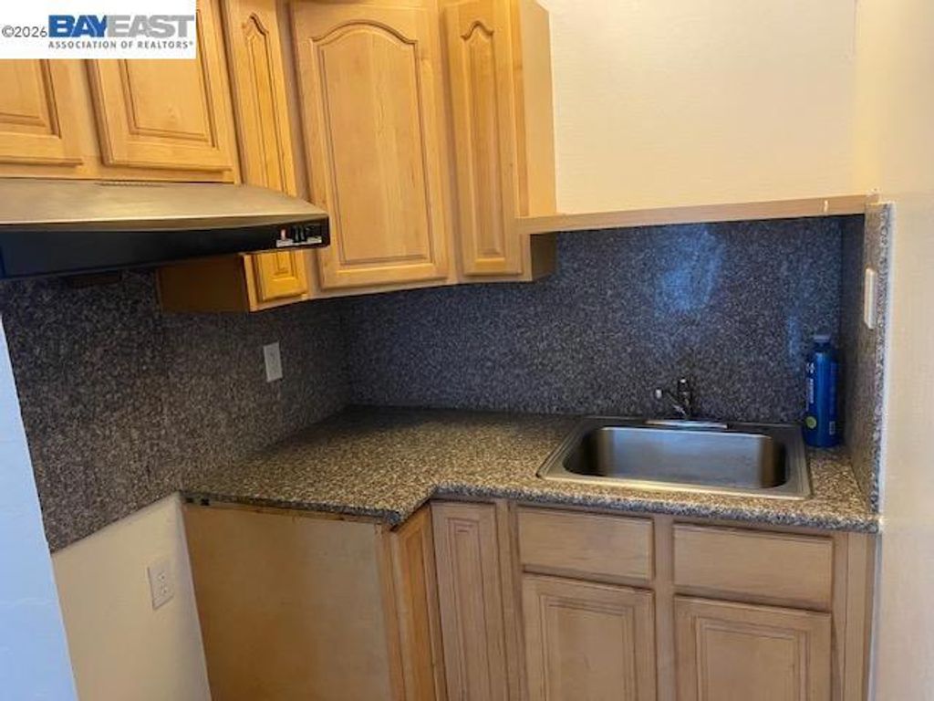 Image 18 of property listing at 16630 Cowell St, Castro Valley, CA 94578