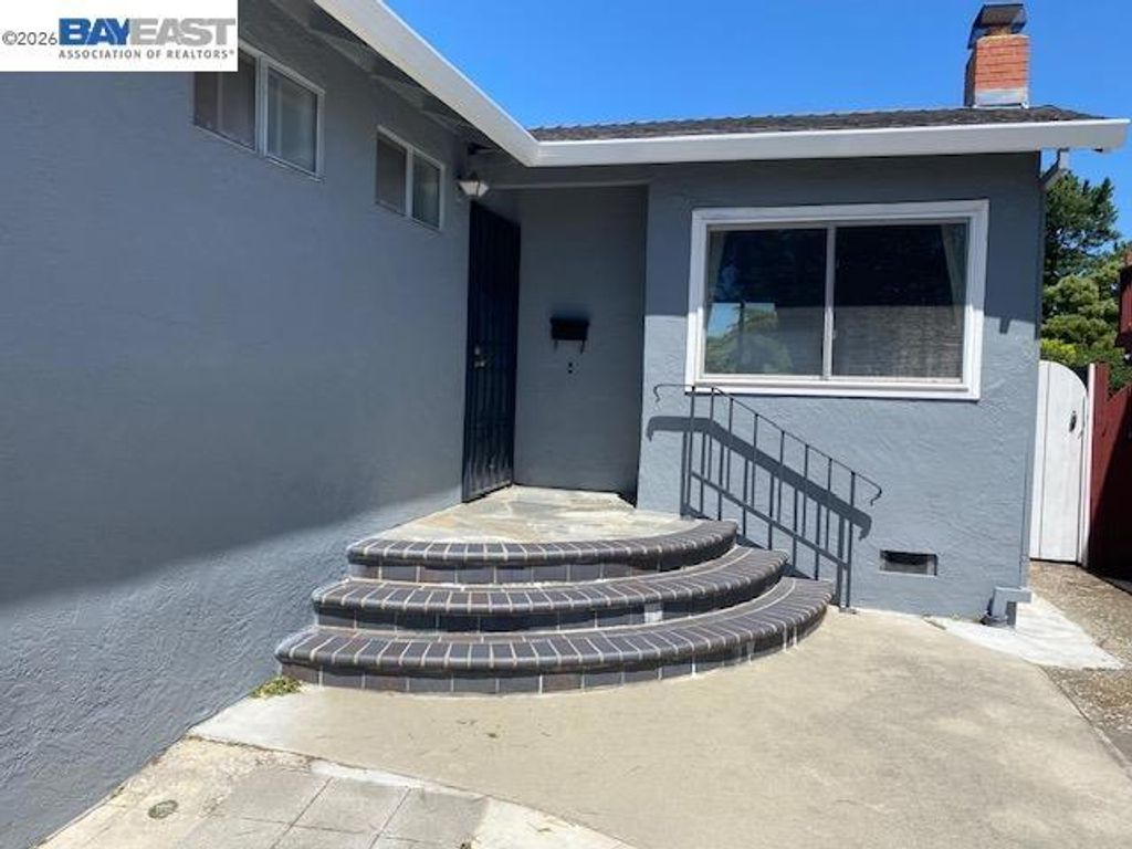 Image 2 of property listing at 16630 Cowell St, Castro Valley, CA 94578