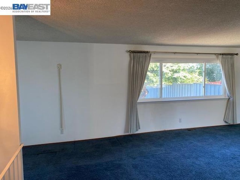 Image 4 of property listing at 16630 Cowell St, Castro Valley, CA 94578