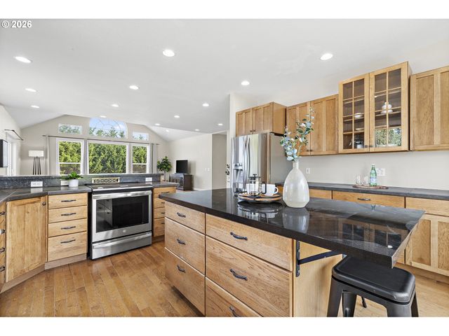 13988 Sw LAMBERT Ln, Gaston, OR 97119