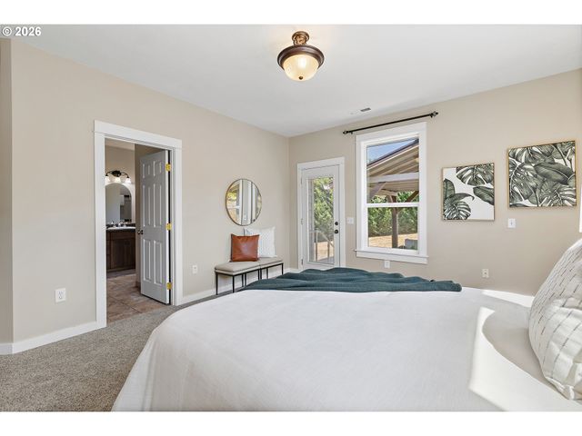 13988 Sw LAMBERT Ln, Gaston, OR 97119