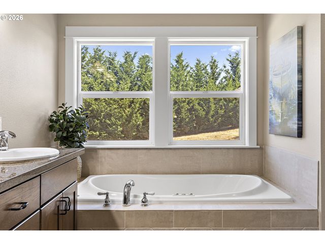 13988 Sw LAMBERT Ln, Gaston, OR 97119
