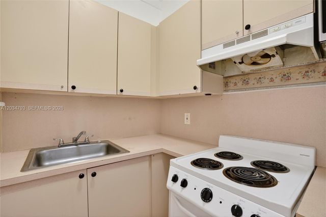 3409 S Le Jeune Rd 2, Coral Gables, FL 33134