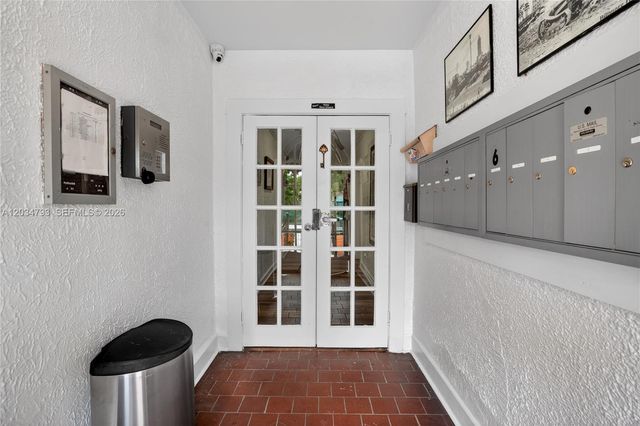 3409 S Le Jeune Rd 2, Coral Gables, FL 33134