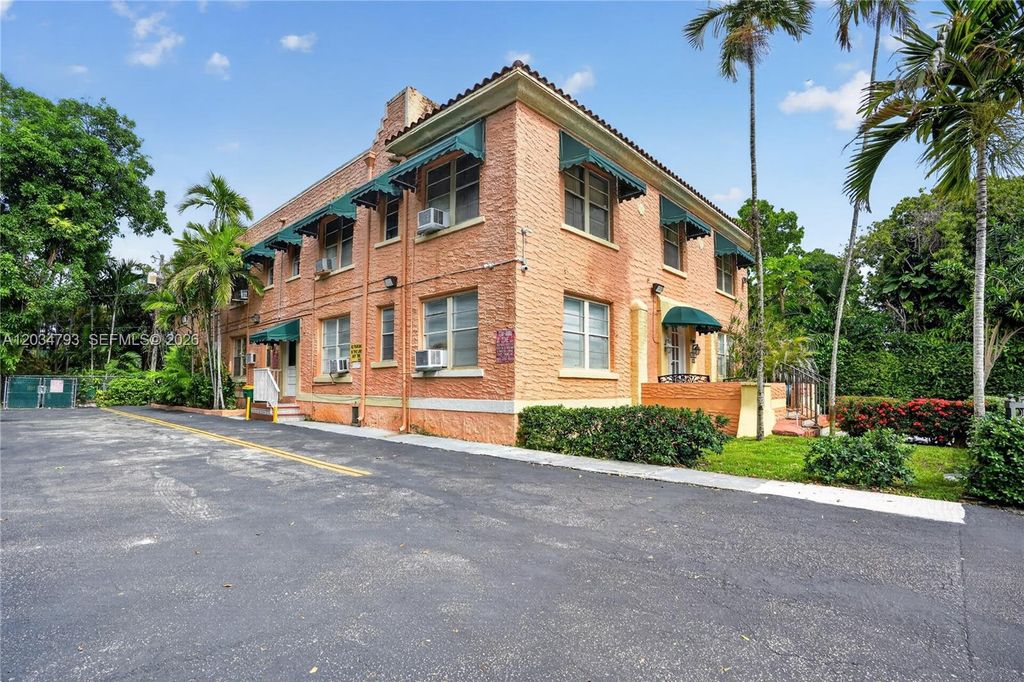 3409 S Le Jeune Rd 2, Coral Gables, FL 33134