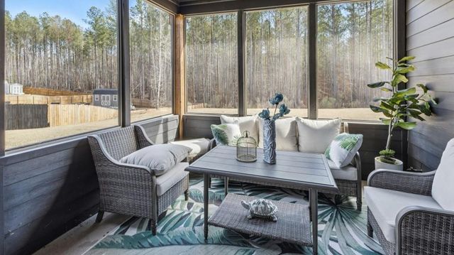 9525 Glacial Lane, Fairburn, GA 30213