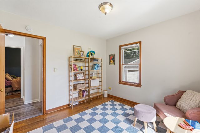 2214 50th Street, Des Moines, IA 50310