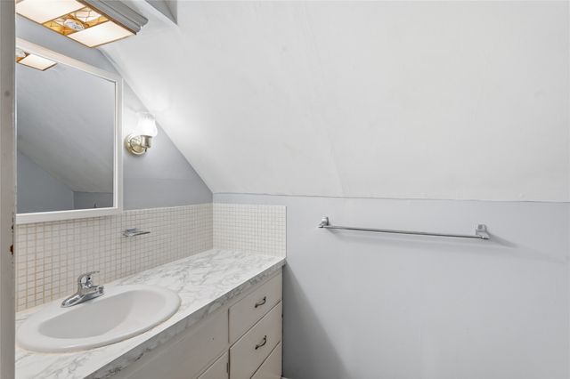2214 50th Street, Des Moines, IA 50310