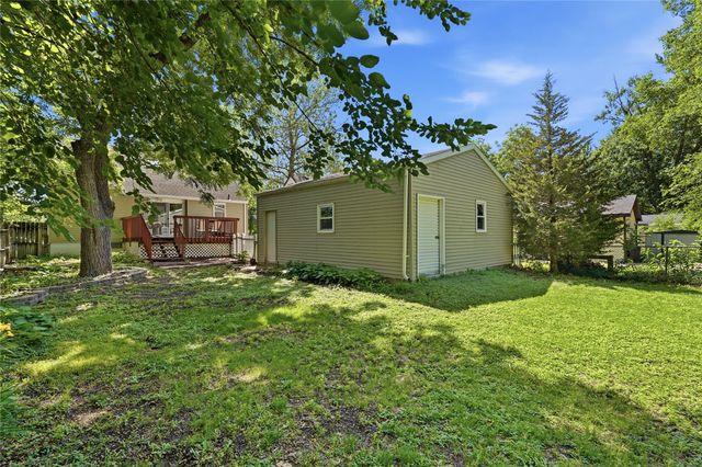 2214 50th Street, Des Moines, IA 50310