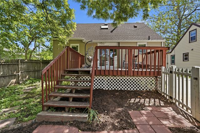 2214 50th Street, Des Moines, IA 50310