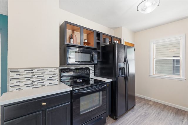 2214 50th Street, Des Moines, IA 50310