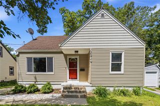 2214 50th Street, Des Moines, IA 50310