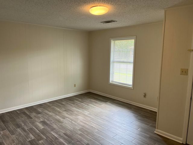 702 W North St, Leesville, LA 71446