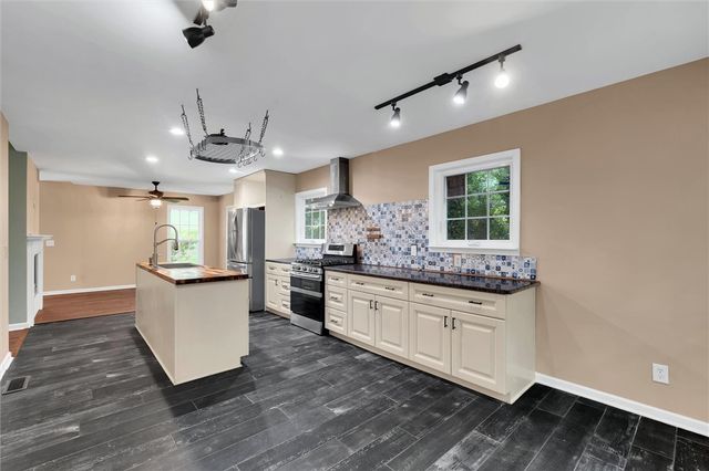 210 Briarcliff Road, Central, SC 29630